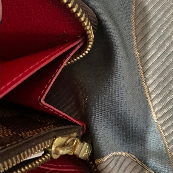 Louis Vuitton wallet - Picture 2 of 3